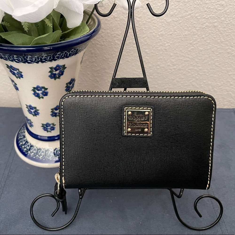 Dooney and Bourke Saffiano Zip Wallet